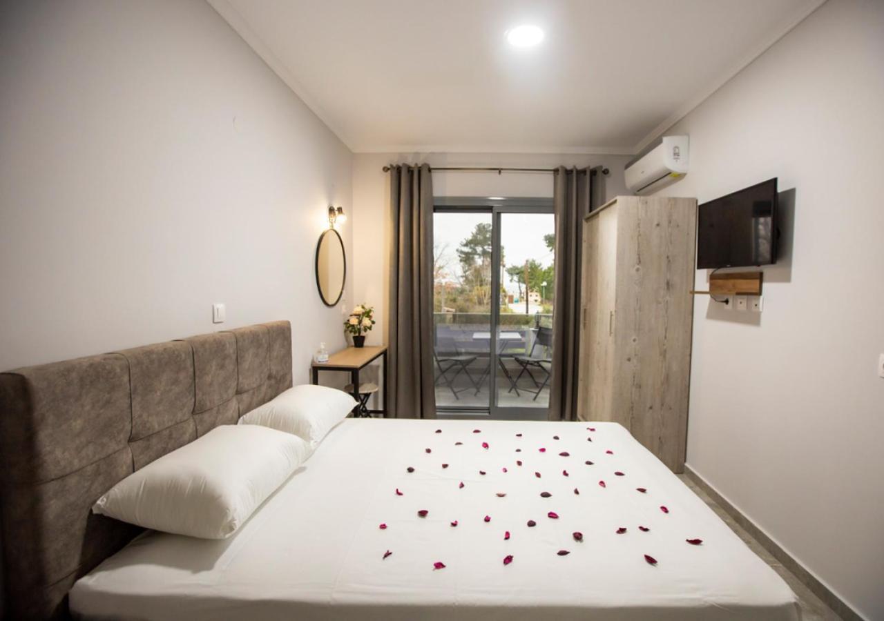 Artemida Suites Hanioti Esterno foto