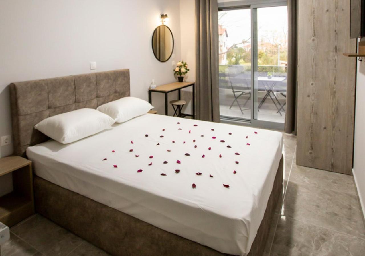 Artemida Suites Hanioti Esterno foto