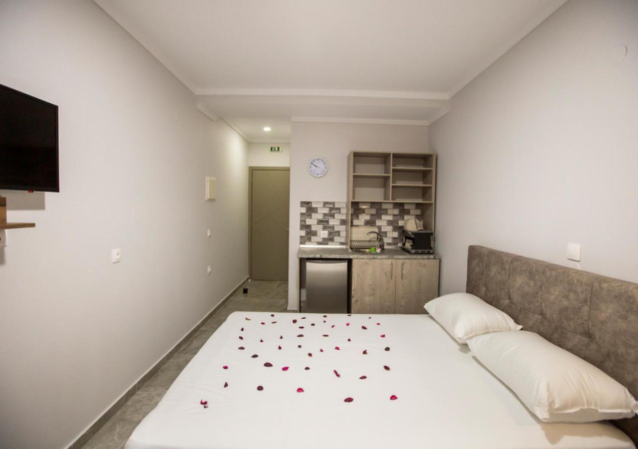 Artemida Suites Hanioti Esterno foto