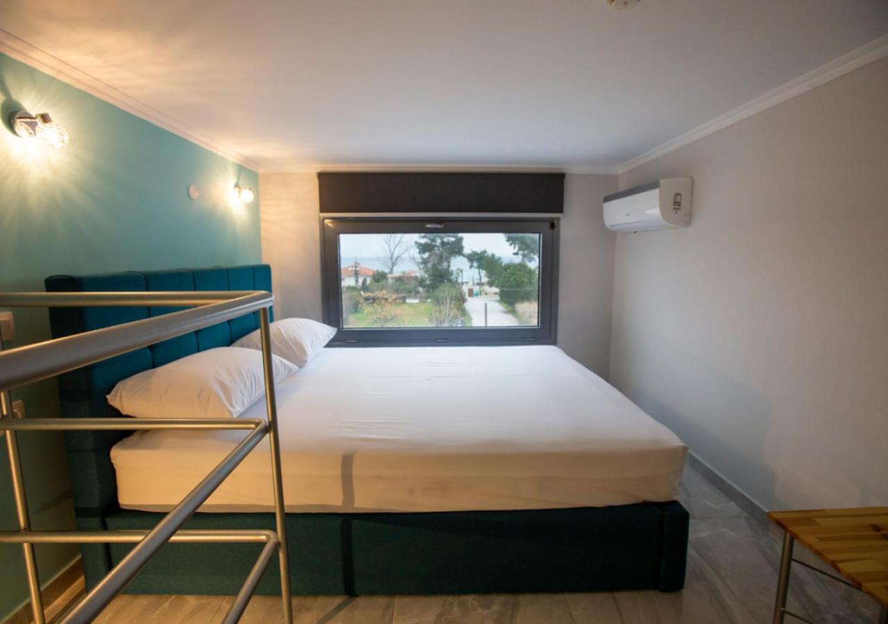 Artemida Suites Hanioti Esterno foto