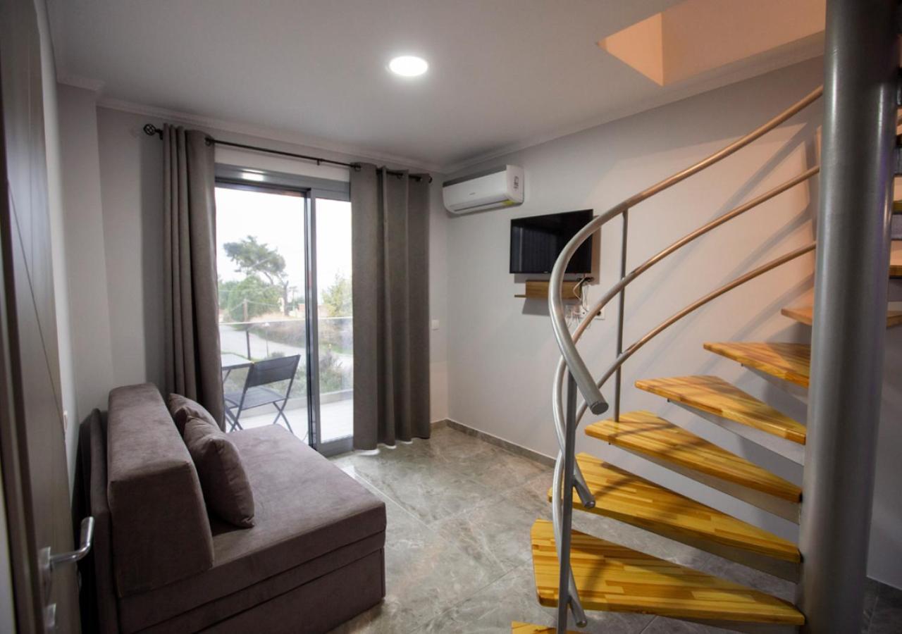 Artemida Suites Hanioti Esterno foto