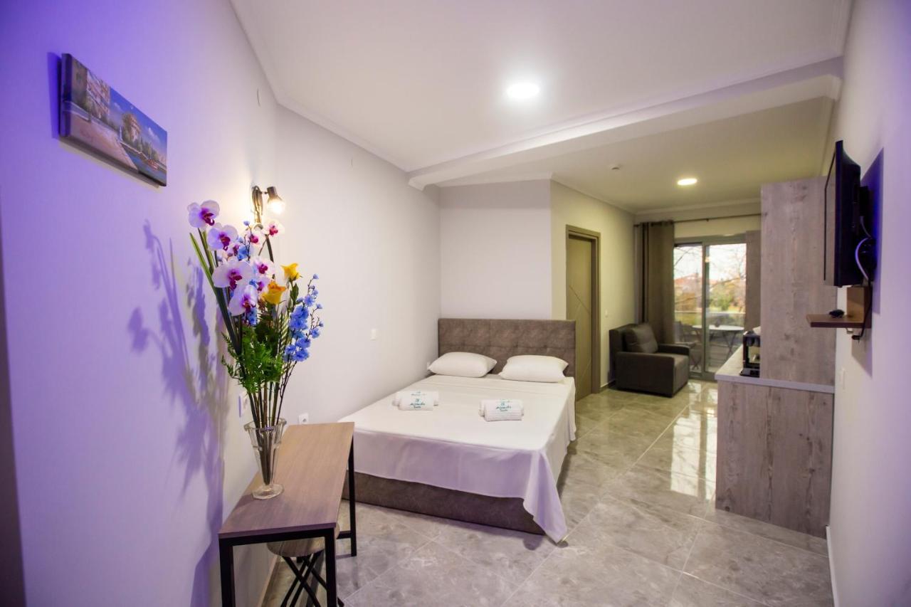 Artemida Suites Hanioti Esterno foto