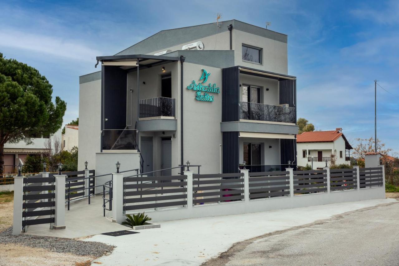 Artemida Suites Hanioti Esterno foto