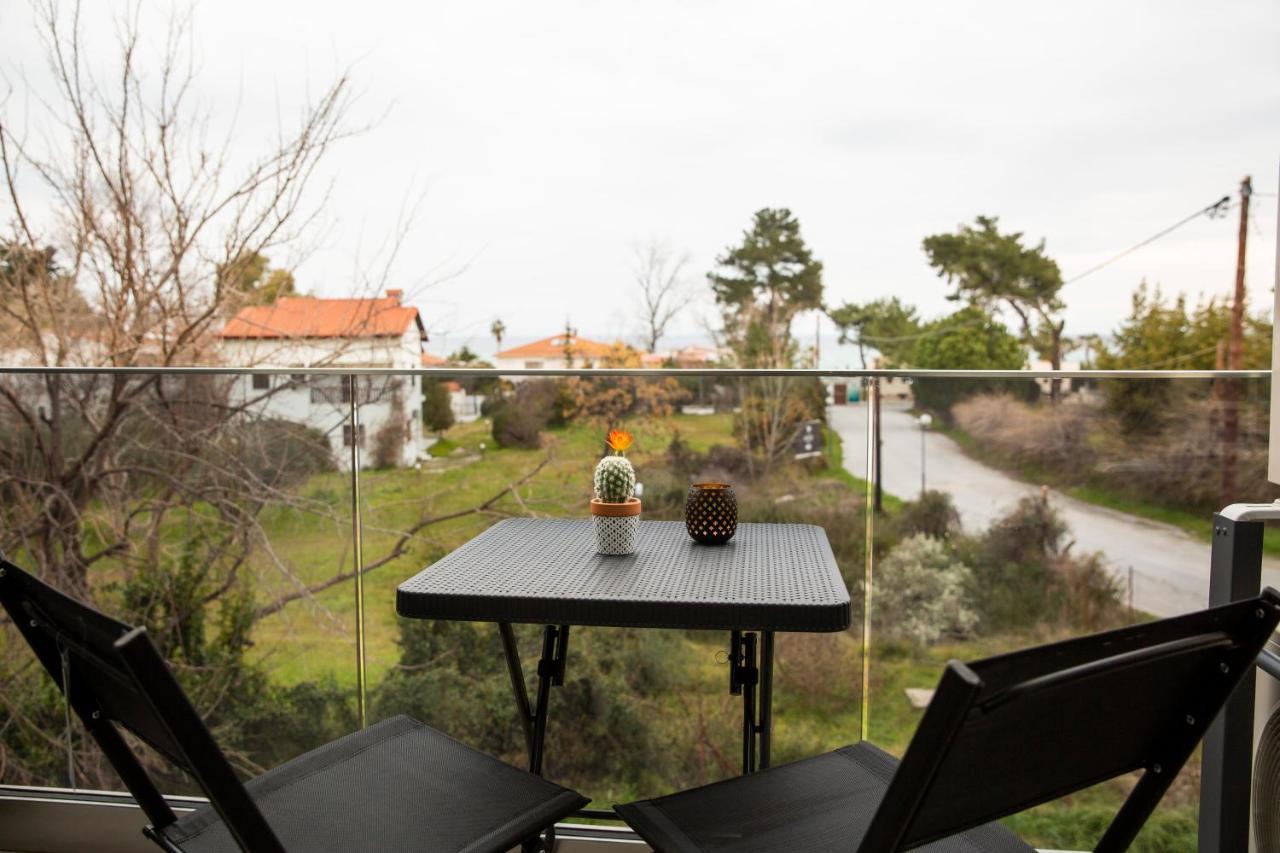 Artemida Suites Hanioti Esterno foto